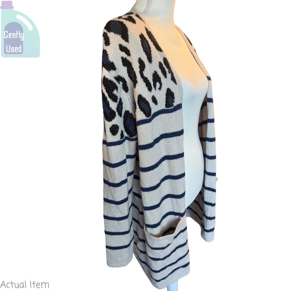 Betsey’s Boutique Shop Animal Leopard Print Cardigan Sweater Size Large - Picture 5 of 6